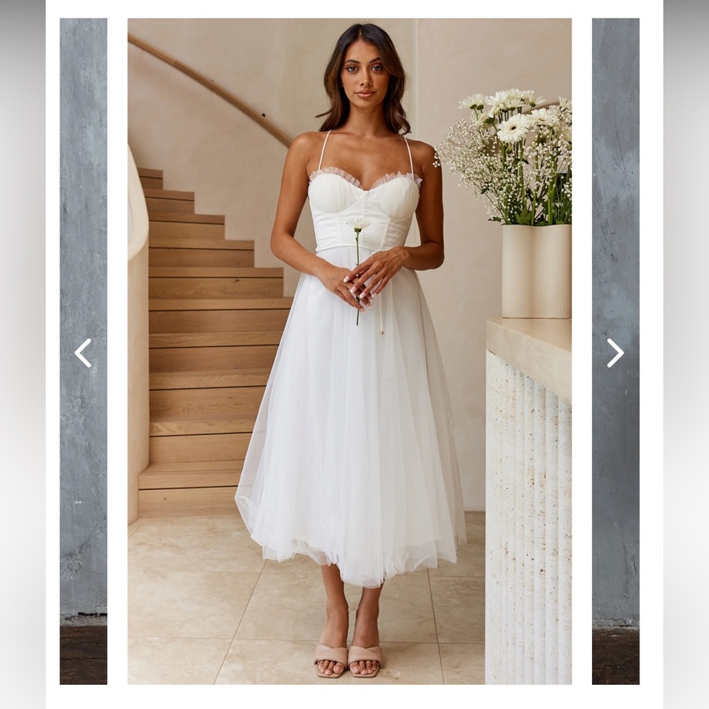 Selfie Leslie SMITTEN SWEETHEART NECKLINE CHIFFON MIDI DRESS WHITE